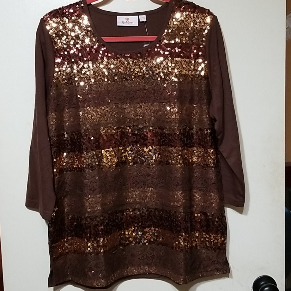 Quacker Factory hombre sequin and lace front top